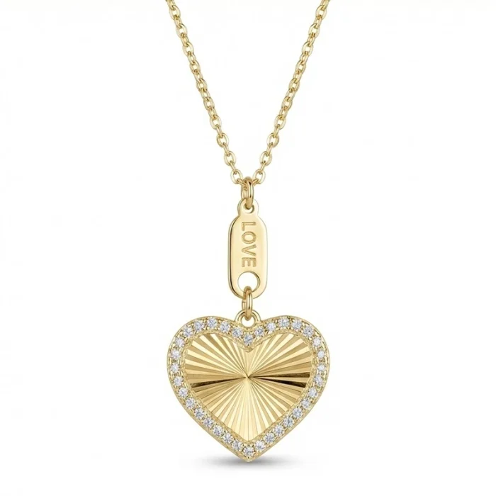 گردنبند نقره زرد با آویز قلب نگین‌کاری شده و پلاک LOVE